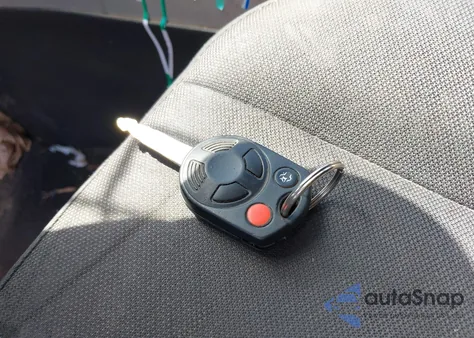 2010 Ford Escape Xlt z USA, uszkodzony, nr VIN 1FMCU0D70AKD43790